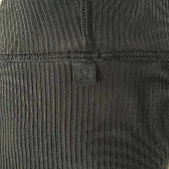 Power Pivot Ribbed Top - Picture 3 of 4